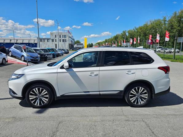 Mitsubishi Outlander III Рестайлинг 3 с пробегом 2019 года, цена 2 099 000 рублей, 185142 км, внедорожник, Автокод Объявления