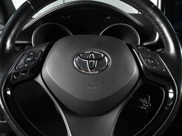 Toyota C-HR I с пробегом 2018 года, цена 2 435 000 рублей, 43903 км, внедорожник, Автокод Объявления