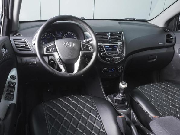 Hyundai Solaris I с пробегом 2014 года, цена 885 000 рублей, 165769 км, седан, Автокод Объявления