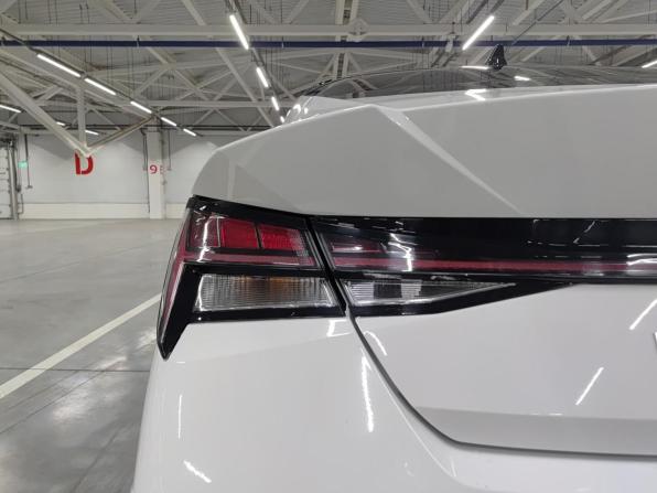 Hyundai Elantra VII (CN7) Рестайлинг с пробегом 2023 года, цена 1 919 000 рублей, 53106 км, седан, Автокод Объявления