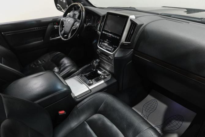 Toyota Land Cruiser 200 Series Рестайлинг 2 с пробегом 2015 года, цена 4 619 000 рублей, 211000 км, внедорожник, Автокод Объявления