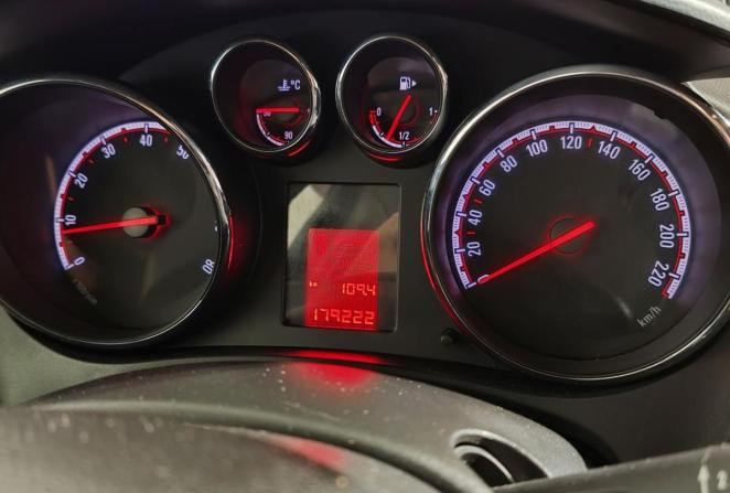 Opel Meriva B с пробегом 2012 года, цена 650 000 рублей, 179213 км, компактвэн, Автокод Объявления