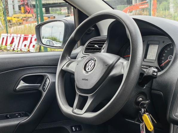 Volkswagen Polo V Рестайлинг с пробегом 2018 года, цена 789 000 рублей, 190000 км, седан, Автокод Объявления