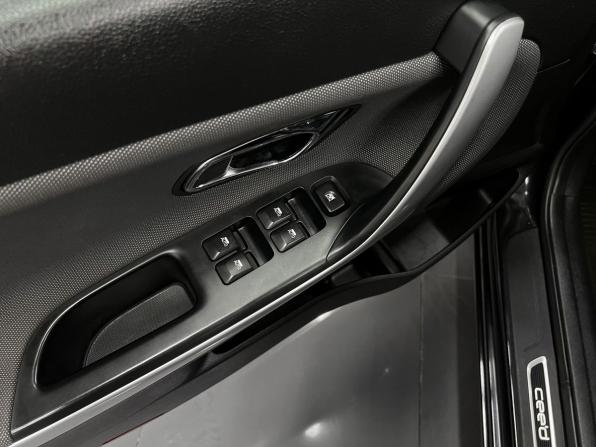 Kia Ceed II с пробегом 2014 года, цена 1 325 000 рублей, 111055 км, хэтчбек, Автокод Объявления