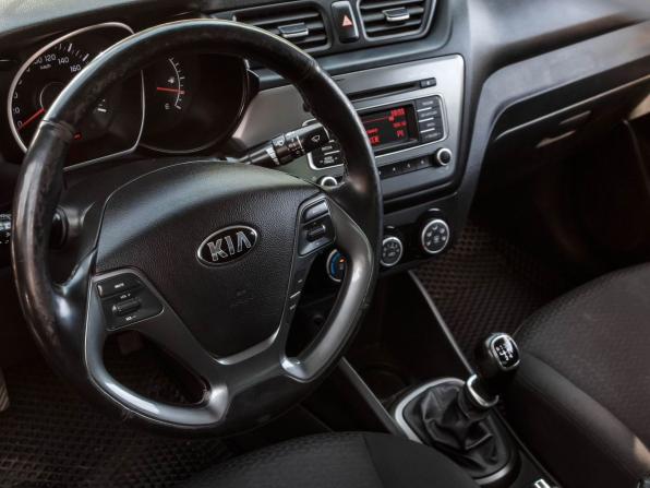 Kia Rio III Рестайлинг с пробегом 2016 года, цена 1 020 000 рублей, 106609 км, седан, Автокод Объявления