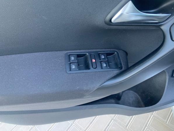 Volkswagen Polo V Рестайлинг с пробегом 2015 года, цена 1 139 900 рублей, 155545 км, седан, Автокод Объявления