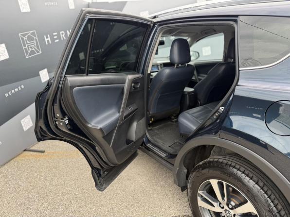 Toyota RAV4 IV (XA40) Рестайлинг с пробегом 2018 года, цена 2 299 000 рублей, 136722 км, внедорожник, Автокод Объявления
