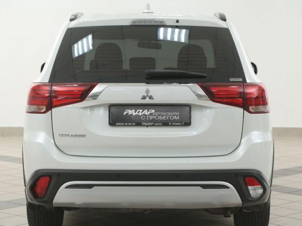 Mitsubishi Outlander III Рестайлинг 3 с пробегом 2022 года, цена 2 257 000 рублей, 77989 км, внедорожник, Автокод Объявления