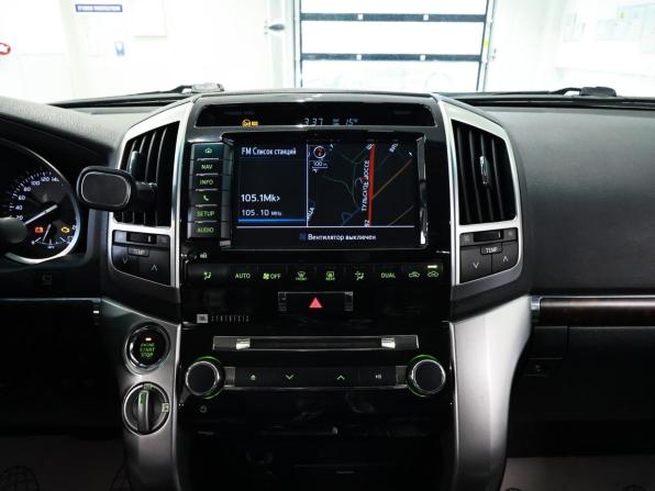 Toyota Land Cruiser 200 Series Рестайлинг 1 с пробегом 2013 года, цена 3 750 000 рублей, 305158 км, внедорожник, Автокод Объявления