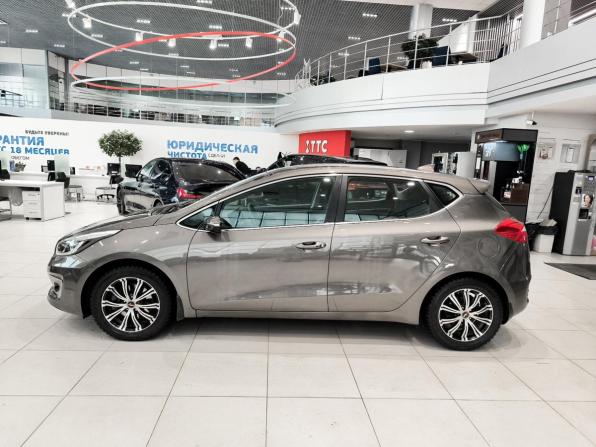 Kia Ceed II Рестайлинг с пробегом 2018 года, цена 1 350 000 рублей, 127730 км, хэтчбек, Автокод Объявления