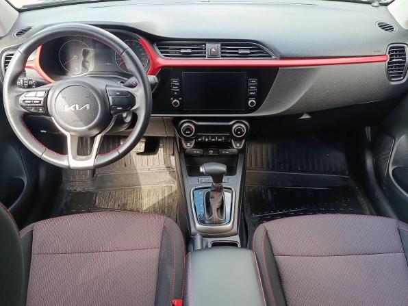 Kia Rio IV Рестайлинг с пробегом 2022 года, цена 1 999 000 рублей, 27950 км, седан, Автокод Объявления