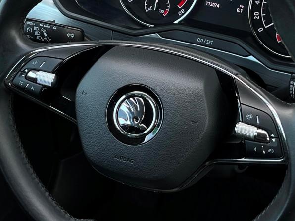 Skoda Superb III Рестайлинг с пробегом 2021 года, цена 2 695 300 рублей, 113074 км, лифтбек, Автокод Объявления