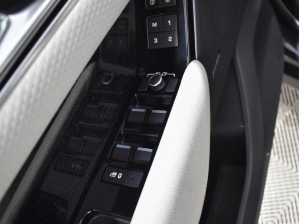 Land Rover Range Rover Velar I с пробегом 2018 года, цена 4 315 000 рублей, 104412 км, внедорожник, Автокод Объявления