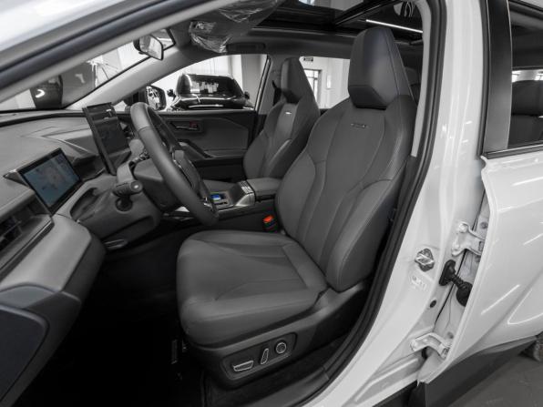Toyota RAV4 VI (XA60) с пробегом 2026 года, цена 4 250 000 рублей, 18 км, внедорожник, Автокод Объявления