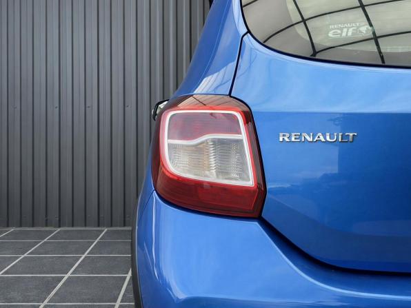 Renault Sandero II с пробегом 2015 года, цена 787 000 рублей, 135193 км, хэтчбек, Автокод Объявления