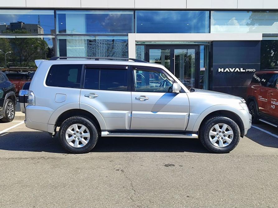 Mitsubishi Pajero IV Рестайлинг 2 Москва  - изображение 4