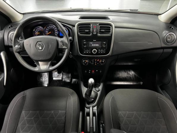 Renault Sandero II с пробегом 2017 года, цена 999 000 рублей, 93000 км, хэтчбек, Автокод Объявления