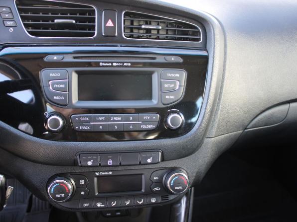 Kia Ceed II с пробегом 2015 года, цена 1 029 000 рублей, 204178 км, хэтчбек, Автокод Объявления