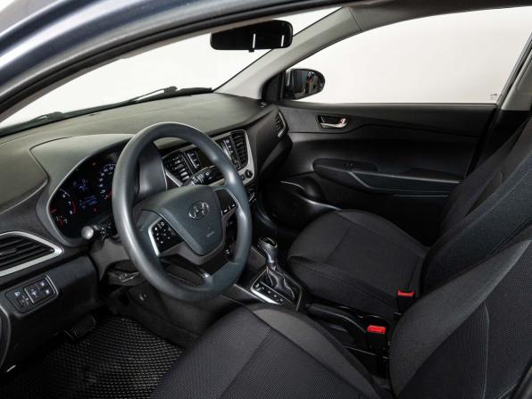 Hyundai Solaris II с пробегом 2017 года, цена 1 339 000 рублей, 141000 км, седан, Автокод Объявления