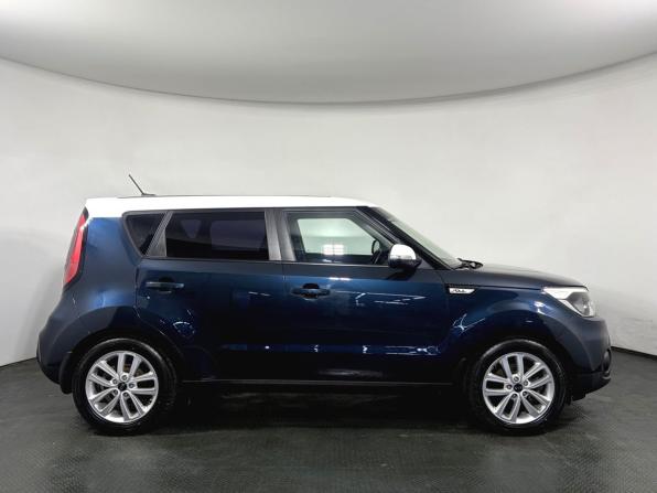 Kia Soul II Рестайлинг с пробегом 2017 года, цена 1 450 000 рублей, 125729 км, хэтчбек, Автокод Объявления