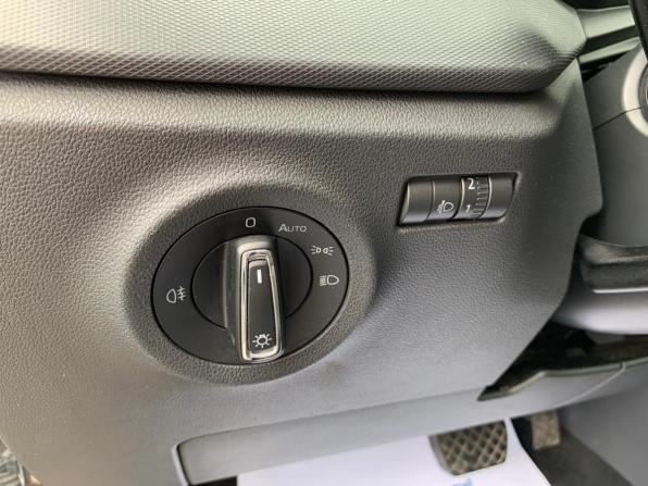 Skoda Rapid II с пробегом 2021 года, цена 1 408 000 рублей, 184691 км, лифтбек, Автокод Объявления