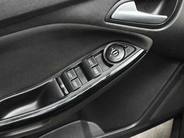 Ford Focus III с пробегом 2012 года, цена 750 000 рублей, 158637 км, хэтчбек, Автокод Объявления