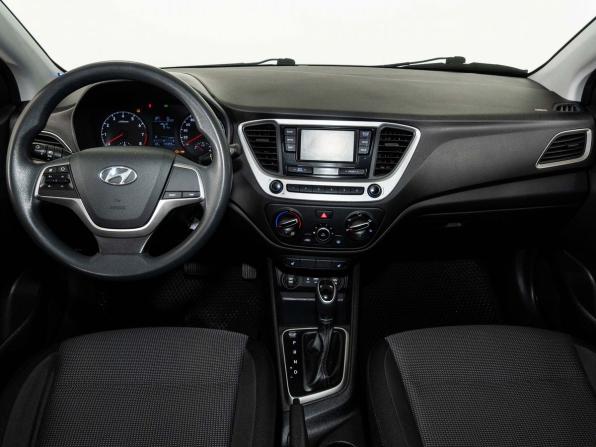 Hyundai Solaris II с пробегом 2017 года, цена 1 339 000 рублей, 141000 км, седан, Автокод Объявления