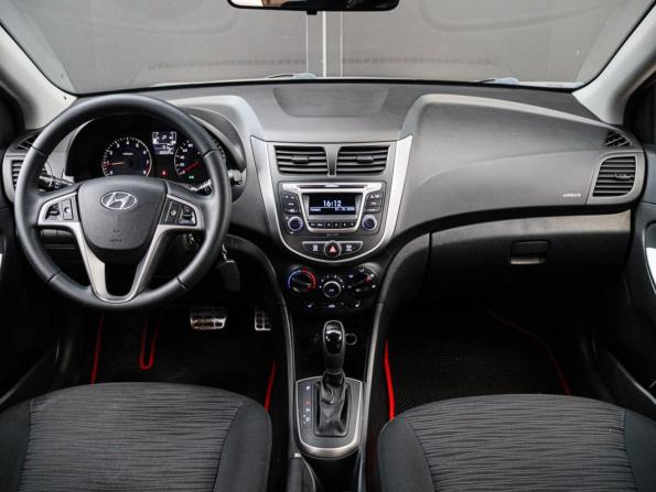 Hyundai Solaris I Рестайлинг с пробегом 2015 года, цена 1 000 000 рублей, 102000 км, хэтчбек, Автокод Объявления