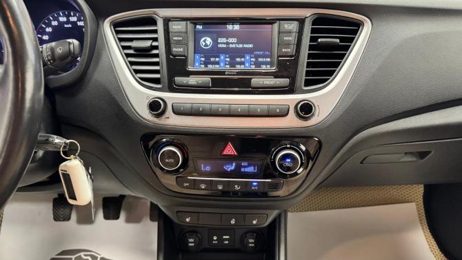 Hyundai Solaris II с пробегом 2017 года, цена 1 115 000 рублей, 121433 км, седан, Автокод Объявления