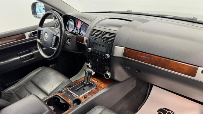 Volkswagen Touareg I Рестайлинг с пробегом 2008 года, цена 949 000 рублей, 309931 км, внедорожник, Автокод Объявления