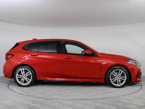 BMW 1 серии III (F40) с пробегом 2019 года, цена 2 480 000 рублей, 107000 км, хэтчбек, Автокод Объявления