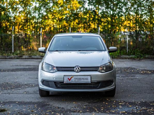 Volkswagen Polo V с пробегом 2015 года, цена 750 000 рублей, 274335 км, седан, Автокод Объявления