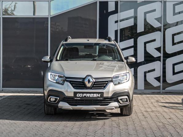 Renault Sandero II Рестайлинг с пробегом 2019 года, цена 1 000 000 рублей, 29735 км, хэтчбек, Автокод Объявления