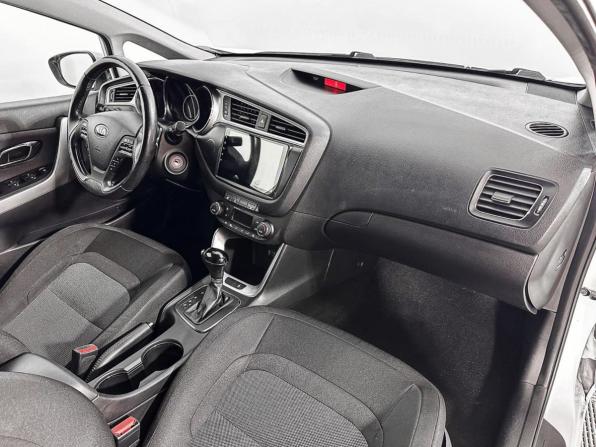 Kia Ceed II Рестайлинг с пробегом 2017 года, цена 1 329 100 рублей, 122742 км, универсал, Автокод Объявления