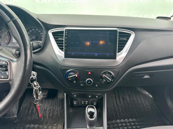 Hyundai Solaris II с пробегом 2017 года, цена 1 099 000 рублей, 128579 км, седан, Автокод Объявления