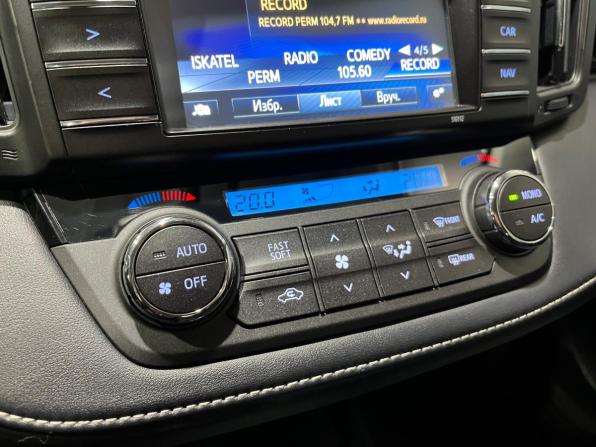 Toyota RAV4 IV (XA40) Рестайлинг с пробегом 2015 года, цена 2 270 000 рублей, 111546 км, внедорожник, Автокод Объявления