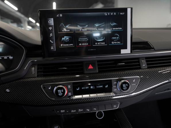 Audi A4 V (B9) Рестайлинг с пробегом 2025 года, цена 5 700 000 рублей, 50 км, седан, Автокод Объявления