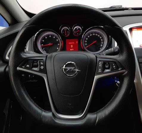 Opel Astra J Рестайлинг с пробегом 2014 года, цена 740 000 рублей, 140819 км, хэтчбек, Автокод Объявления