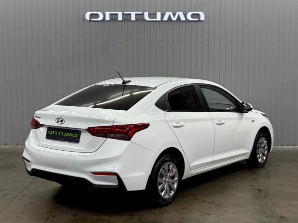 Hyundai Solaris II с пробегом 2018 года, цена 1 397 000 рублей, 125173 км, седан, Автокод Объявления