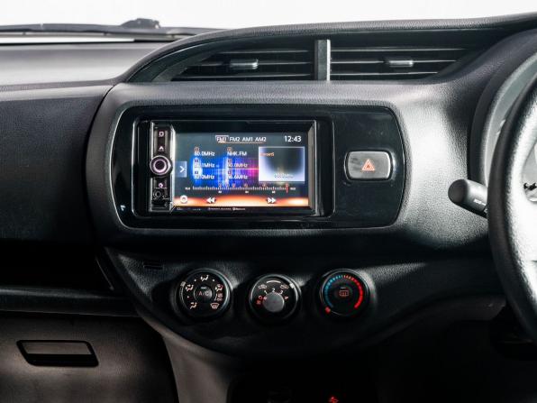 Toyota Vitz III (XP130) Рестайлинг 2 с пробегом 2018 года, цена 1 025 000 рублей, 132000 км, хэтчбек, Автокод Объявления