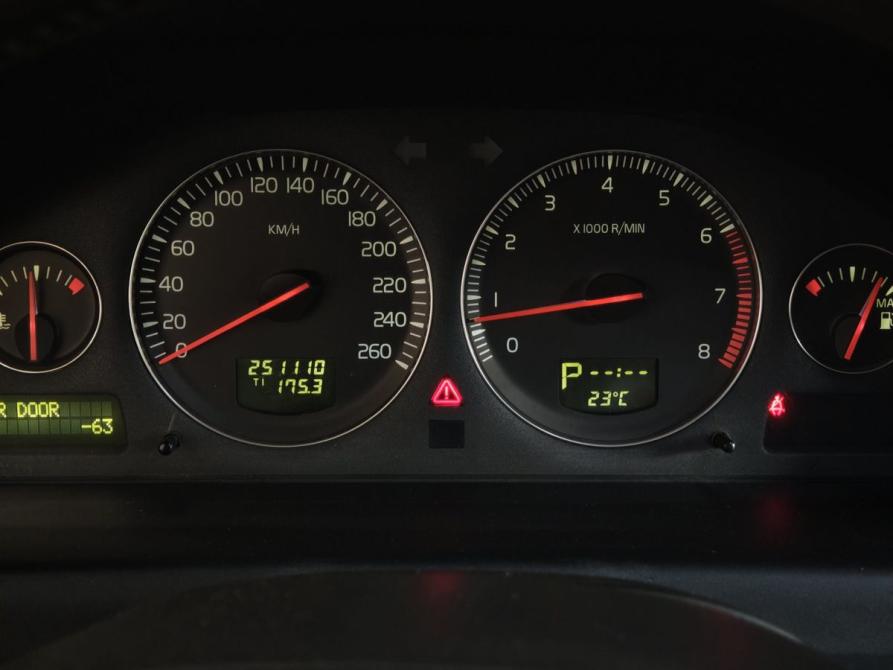 Volvo XC70 I Москва  - изображение 14