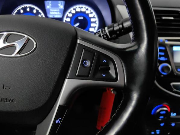 Hyundai Solaris I Рестайлинг с пробегом 2016 года, цена 999 000 рублей, 64000 км, хэтчбек, Автокод Объявления
