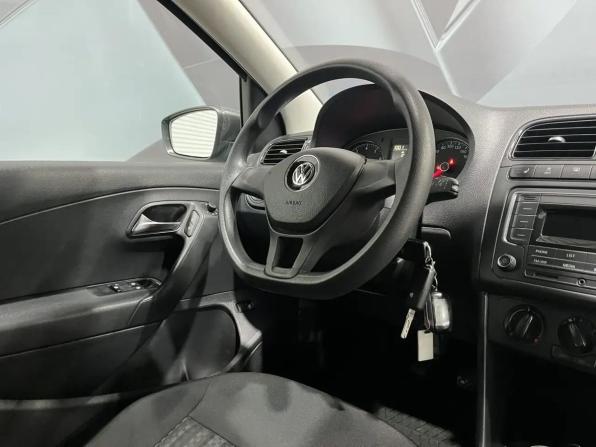 Volkswagen Polo V Рестайлинг с пробегом 2016 года, цена 985 000 рублей, 119105 км, седан, Автокод Объявления