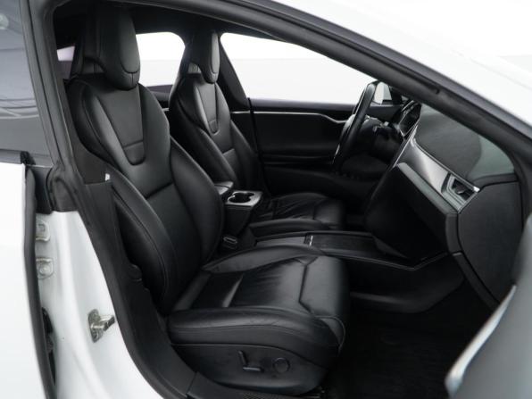 Tesla Model S I Рестайлинг с пробегом 2017 года, цена 2 951 444 рубля, 62860 км, лифтбек, Автокод Объявления