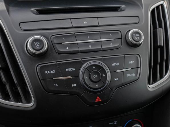 Ford Focus III Рестайлинг с пробегом 2015 года, цена 950 000 рублей, 159786 км, хэтчбек, Автокод Объявления
