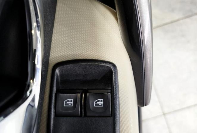 Renault Logan II с пробегом 2015 года, цена 890 000 рублей, 69637 км, седан, Автокод Объявления