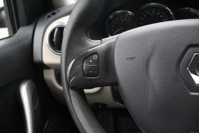 Renault Logan II с пробегом 2015 года, цена 849 000 рублей, 152674 км, седан, Автокод Объявления