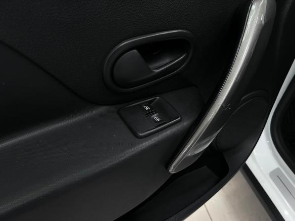 Renault Logan II Рестайлинг с пробегом 2021 года, цена 1 290 000 рублей, 47851 км, седан, Автокод Объявления