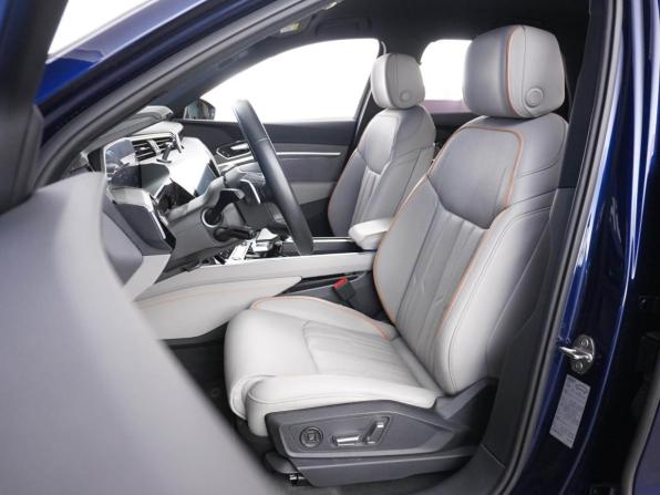 Audi e-tron I с пробегом 2021 года, цена 5 299 099 рублей, 32558 км, внедорожник, Автокод Объявления