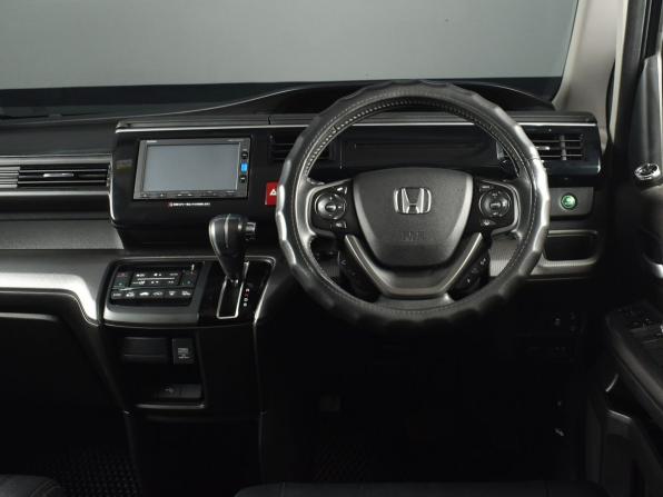 Honda Stepwgn V Рестайлинг с пробегом 2020 года, цена 2 129 995 рублей, 84842 км, минивэн, Автокод Объявления